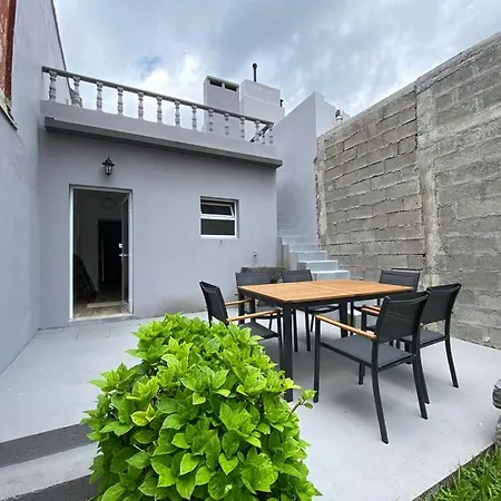 Casa Raizes-home Of Family Roots 度假居 *