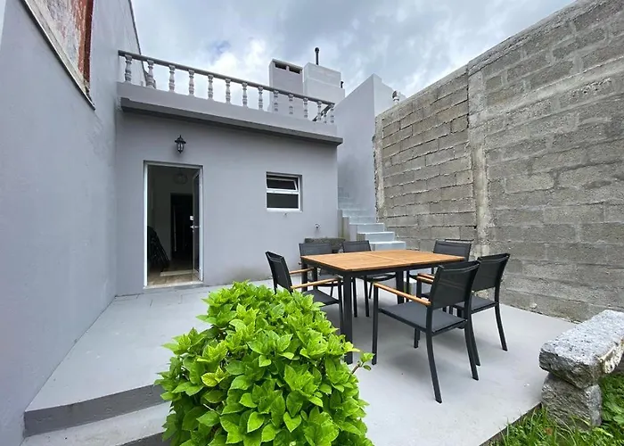 Casa Raizes-home Of Family Roots Holiday home *